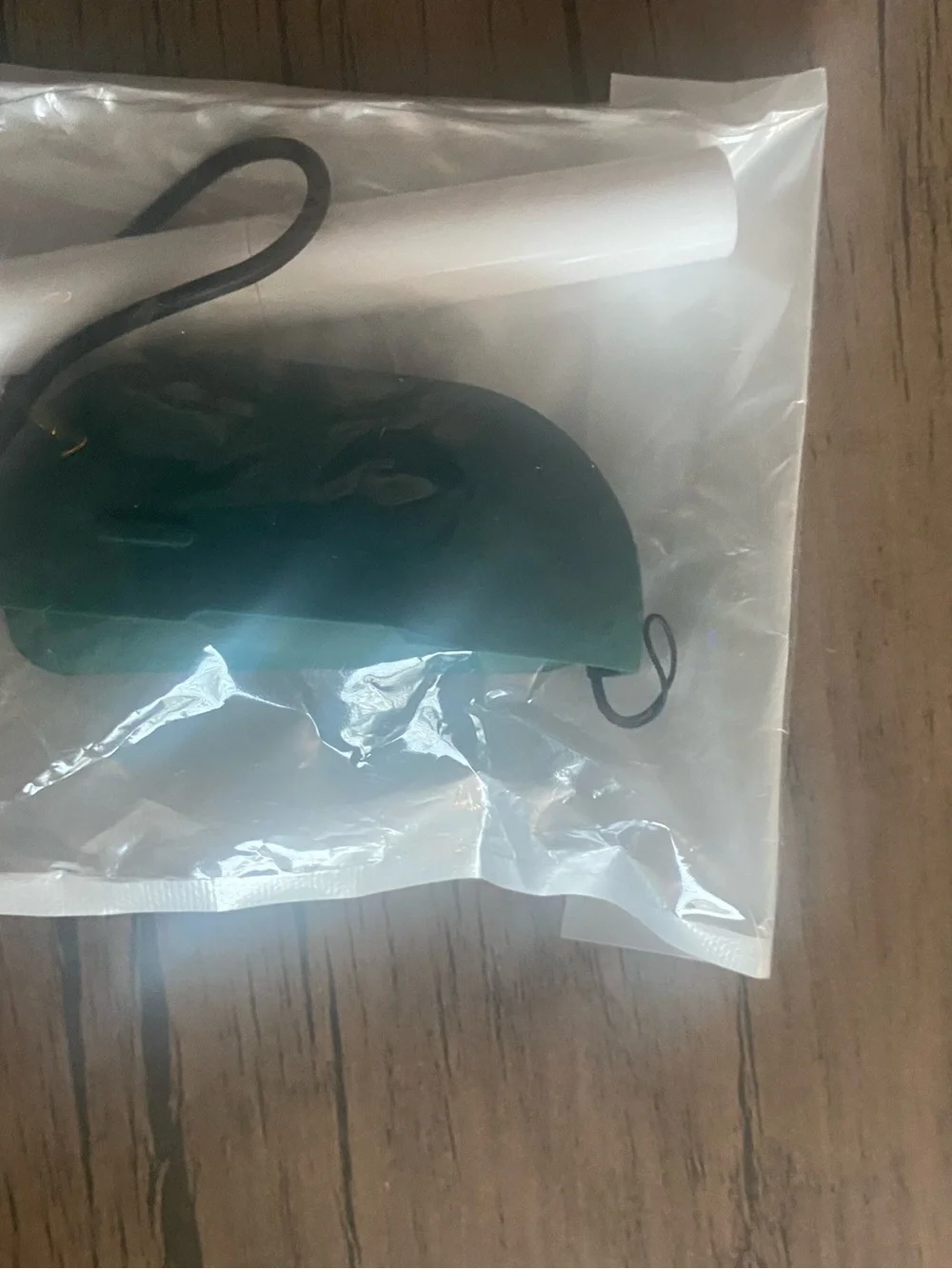 Green Protective‎ Case for Wireless Earbuds - Picture 3 of 3